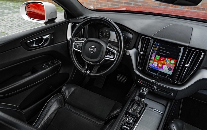Volvo XC 60 cena 125900 przebieg: 133628, rok produkcji 2018 z Recz małe 781